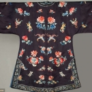 EMBROIDERED SILK ROBE, CHINA, EARLY 20TH C